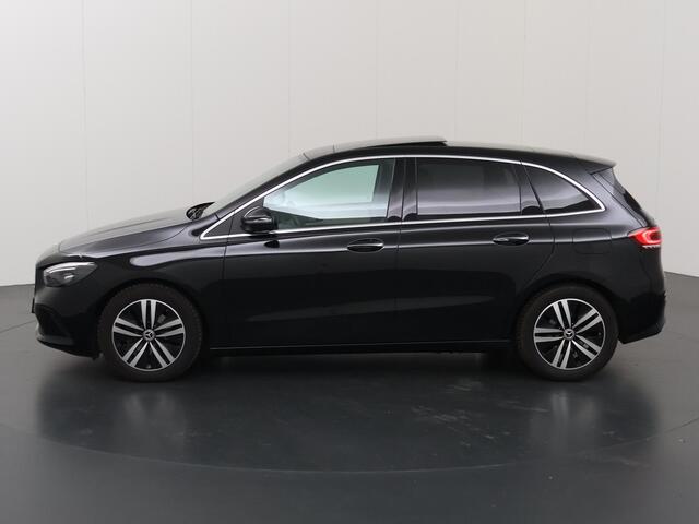 Mercedes-Benz B-KLASSE 180 Business Solution Luxury | Panoramadak | Memory | Keyless | Widescreen | Rijassistentiepakket | Multibeam |