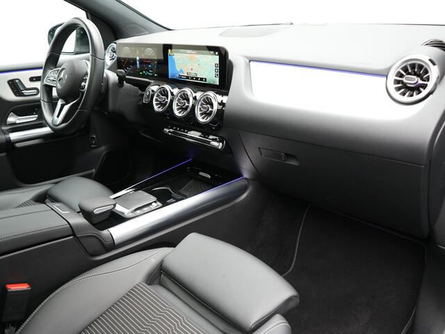 Mercedes-Benz B-KLASSE 250 e Premium Plug In Hybrid 218pk Dealer O.H PHEV | Panodak | Trekhaak af Fabriek | Lederen Comfortstoelen Memory & Verwarmd | Widescreen Navi | Camera | Apple Carplay | Sfeerverlichting |