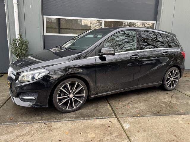 Mercedes-Benz B-KLASSE 180 Ambition plus 122pk Automaat Navigatie PDC AMG Line