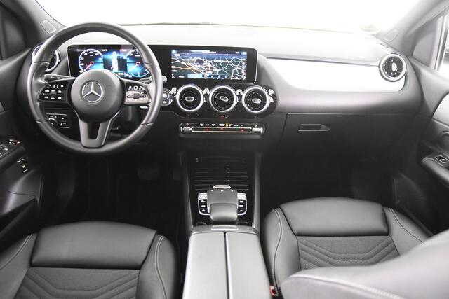 Mercedes-Benz B-KLASSE 180 *Widescreen*Navigatie*Panoramadak*Stoelverwarming*