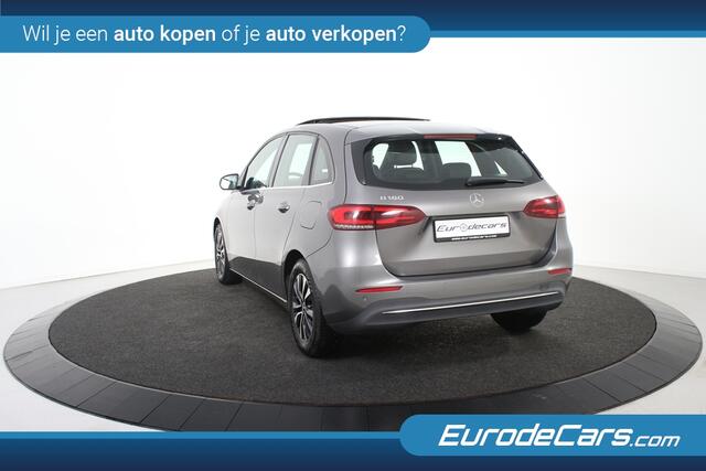 Mercedes-Benz B-KLASSE 180 *Widescreen*Navigatie*Panoramadak*Stoelverwarming*