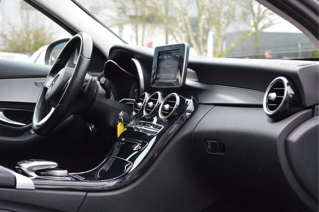 Mercedes-Benz C-KLASSE 180 AMBITION | AUTOMAAT | SCHUIFDAK | TREKHAAK | SFEERVERL | LED | ENZ