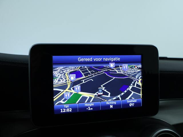 Mercedes-Benz C-KLASSE 180 AMG Sportpakket | Panoramadak | LED Verlichting | Stoelverwarming | Navigatie | Cruise Control |