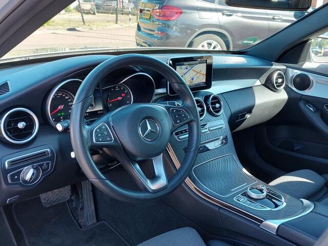 Mercedes-Benz C-KLASSE 180 156pk Automaat Sport Edition AMG | Origineel NL | Navi | Clima | Cruise | Led Koplampen | Pdc V+A+Assist+Camera | Stoelverwarming | Dodehoek+Licht+Regensensor | 18''lm