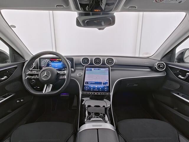 Mercedes-Benz C-KLASSE Estate 300 e AMG Plug-In Hybride AMG Line Advanced Plus | Night Pakket | Trekhaak | Panorama Schuif-Kanteldak. Inclusief 24 maanden Mercedes-Benz Certified garantie voor Europa.