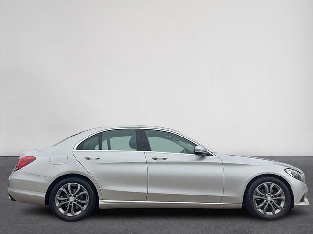 Mercedes-Benz C-KLASSE 180 Prestige Automaat | Garmin® MAP PILOT Navigatie | LED Verlichting | Panoramaschuifdak, Elektrisch | Stoelverwarming | Parkeersensoren | Automatische Airco | 17"Lmv | Halfleer | Sportstoelen ( Vestiging - Vianen) )