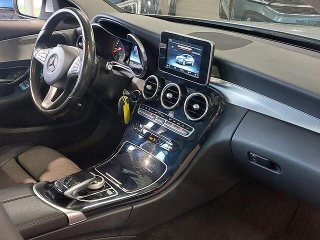 Mercedes-Benz C-KLASSE 180 Prestige Automaat | Garmin® MAP PILOT Navigatie | LED Verlichting | Panoramaschuifdak, Elektrisch | Stoelverwarming | Parkeersensoren | Automatische Airco | 17"Lmv | Halfleer | Sportstoelen ( Vestiging - Vianen) )