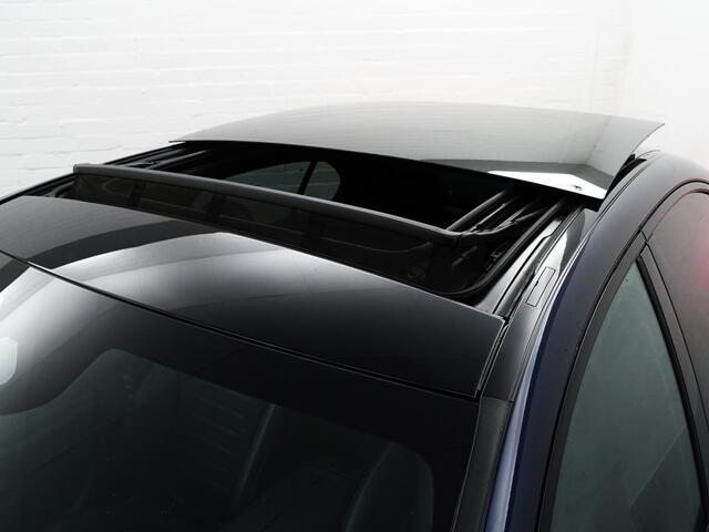 Mercedes-Benz C-KLASSE 300 e AMG Line Aut- Panoramadak, Head Up, 360 Camera, Sfeerverlichting, Memory Seats, Xenon Led