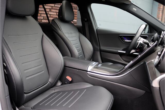 Mercedes-Benz C-KLASSE Estate 300 e AMG Line Aut9 | Panoramadak | Trekhaak | Leder | Camera | Sfeerverlichting | Dodehoekassistent | Stoelverwarming | Advanced Sound System | High Perf. LED |