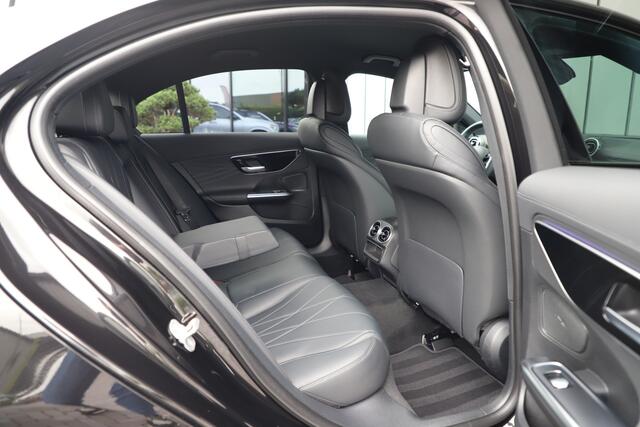 Mercedes-Benz C-KLASSE 300e AMG | 313PK | Keyles-go | Memory | Digital-light | Sfeerverlichting | Distronic | Stoelverw. | Stuurwielverw. | Standkachel | 2024.