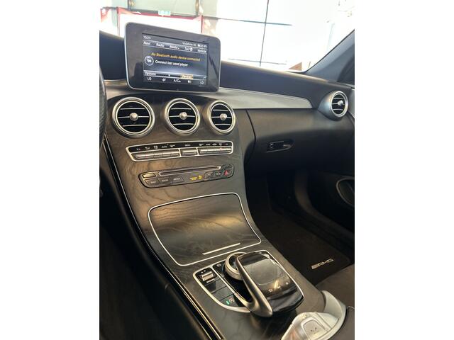 Mercedes-Benz C-KLASSE 300 AMG Line | Cruise control | Climate control | Achteruitrijcamera | Adaptief onderstel | Lederen/Alcantara bekleding | Navigatie