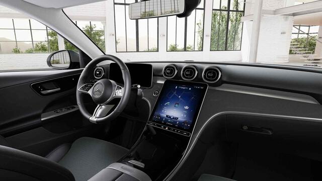 Mercedes-Benz C-KLASSE 200 Launch Edition Luxury Line | Panoramadak | Stoelverwarming | Sfeerverlichting | Achteruitrijcamera |