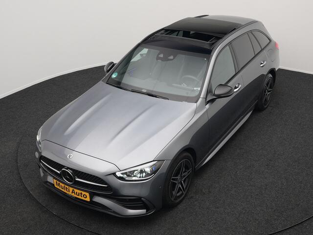 Mercedes-Benz C-KLASSE Estate 300 e AMG Night Plug In Hybrid 320pk Dealer O.H. PHEV | Panodak | Trekhaak af Fabriek | Alcantara Sportstoelen Verwarmd | Sfeerverlichting | Navigatie | Apple Carplay | Virtual | Camera | DAB |