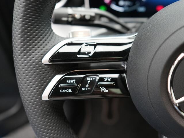 Mercedes-Benz C-KLASSE Estate 300 e AMG Night Plug In Hybrid 320pk Dealer O.H. PHEV | Panodak | Trekhaak af Fabriek | Alcantara Sportstoelen Verwarmd | Sfeerverlichting | Navigatie | Apple Carplay | Virtual | Camera | DAB |