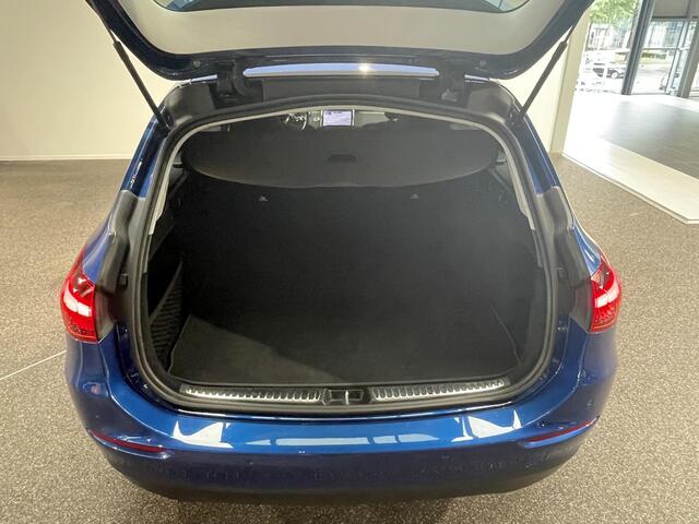 Mercedes-Benz C-KLASSE Estate 180 Business Line | Panoramadak | Navigatie | Camera | Adaptieve cruise controle