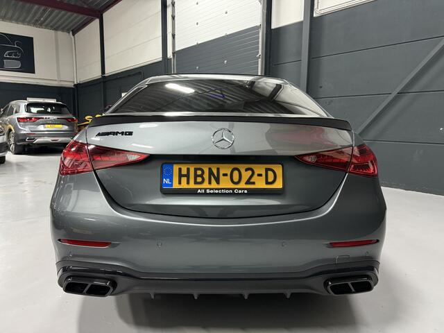 Mercedes-Benz C-KLASSE 180 AMG Line Automaat - Leder - Navigatie - Camera - Panoramadak - Full Option - Nieuwstaat - 1e Eigenaar