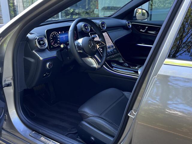 Mercedes-Benz C-KLASSE Estate 180 Luxury Line | Panoramadak | Dodehoekassistent | Privacy Glas Achter | Apple CarPlay | Android Auto | Elektrisch Verstelbare Stoelen + Memory | Sfeerverlichting | Stoelverwarming | Stuurverwarming