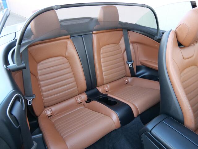 Mercedes-Benz C-KLASSE Cabrio 180 157pk AMG Line Premium Plus Automaat Apple Carplay / Leder / Camera / Windscherm