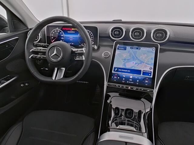 Mercedes-Benz C-KLASSE Estate 300 e AMG Plug-In Hybride AMG Line | Night Pakket | Trekhaak | Panorama Schuif-Kanteldak | Dodehoek Assist. Inclusief 24 maanden MB Certified garantie voor Europa.