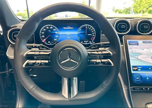 Mercedes-Benz C-KLASSE Estate 300e AMG ** LED, MBUX+, WINTER-, KEYLESS-, MEMORY-, SPIEGEL-PACK ** Slechts 9.878km. - UNFALLFREI ** ** INFORMEER OOK NAAR ONZE AANTREKKELIJKE FINANCIAL-LEASE TARIEVEN **