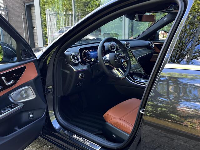 Mercedes-Benz C-KLASSE Estate 180 Star Edition Luxury | Panoramadak | Trekhaak | Burmester 3D Surround Sound | DISTRONIC afstandsassistent | Dodehoekassistent | Apple CarPlay | Android Auto | Elektrisch Verstelbare Stoelen + Memory