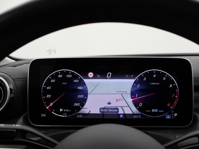 Mercedes-Benz C-KLASSE 180 AMG LINE SEDAN + SFEERVERLICHTING | CAMERA | STOELVERW.