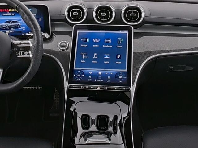 Mercedes-Benz C-KLASSE Estate 300 e AMG Plug-In Hybride AMG Line | Trekhaak | Panorama Schuif-Kanrteldak | Distronic | Stuur en Stoelverwarming. Inclusief 24 maanden Mercedes-Benz Certified garantie voor Europa.