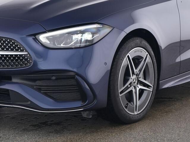 Mercedes-Benz C-KLASSE Estate 300 e AMG Plug-In Hybride AMG Line | Trekhaak | Panorama Schuif-Kanrteldak | Distronic | Stuur en Stoelverwarming. Inclusief 24 maanden Mercedes-Benz Certified garantie voor Europa.