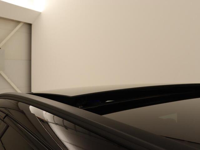 Mercedes-Benz C-KLASSE 300e AMG Line | Panoramadak | Trekhaak | 360 Camera | Leder | Stoelverwarming | Adaptive cruise | Memory | Sfeerverlichting | PHEV | Plug In