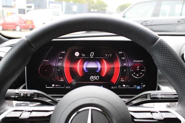 Mercedes-Benz C-KLASSE 300 e AMG Estate Pano | Trekhaak | Dodehoekassistent | Sfeerverlichting | Camera | Carplay | Spiegelpakket