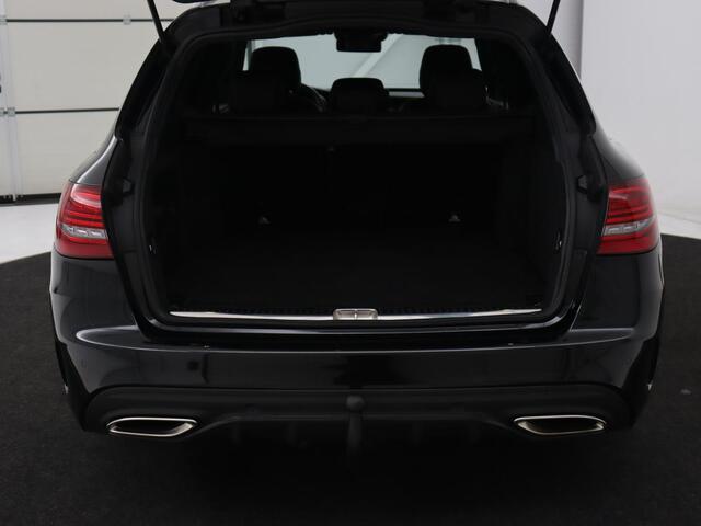 Mercedes-Benz C-KLASSE 160 AMG Upgrade Edition | Trekhaak | Stoelverwarming | Night Pack | Carplay | Sfeerverlichting | Digital Cockpit | Leder/Alcantara | Navigatie | Camera | Park Assist