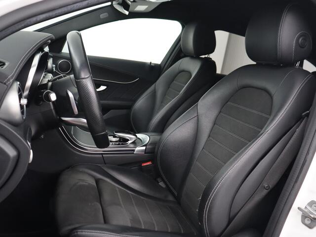 Mercedes-Benz C-KLASSE 300e AMG Night | Stoelverwarming | Carplay | Leder/Alcantara | Camera | Navigatie | Park Assist | Full LED | PHEV | Plug In