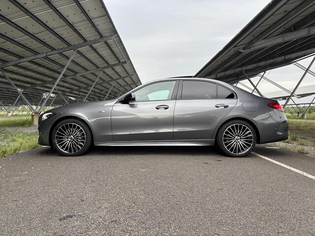 Mercedes-Benz C-KLASSE 300 e Business Solution AMG | Night | Panoramadak | Digital light | 19" Multispaaks velgen | Sfeerverlichting |