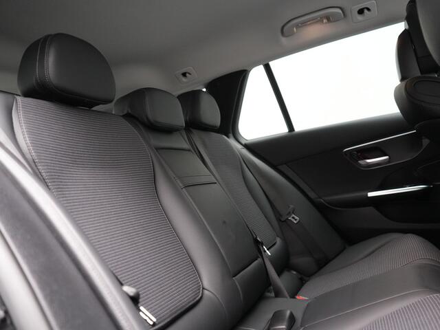 Mercedes-Benz C-KLASSE Estate 300e Facelift Plug In Hybrid 313pk Dealer O.H PHEV | Trekhaak Af Fabriek | Adaptive Cruise | Burmester Soundsystem | Digital LED | Camera | Sportstoelen Verwarmd | Sfeerverlichting | Pilot Assist | Navigatie | Virtual | DAB |