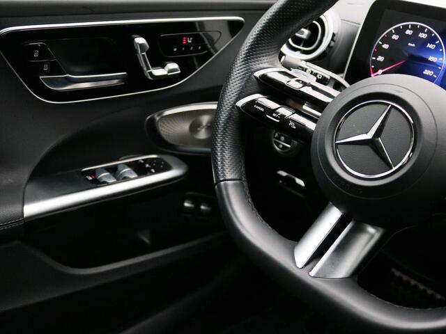 Mercedes-Benz C-KLASSE Estate 300 e AMG Plug-In Hybride AMG Line | Night Pakket | Panorama Schuif-Kanteldak | Alarm Klasse 3 | KeyLess-Go | Easy Pack Achterklep. Inclusief 48 maanden Mercedes-Benz Certified garantie voor Europa.