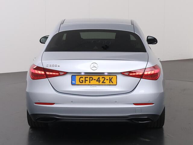 Mercedes-Benz C-KLASSE 300 e Luxury Line | Night | Stoelverwarming | Achteruitrijcamera | Trekhaak |