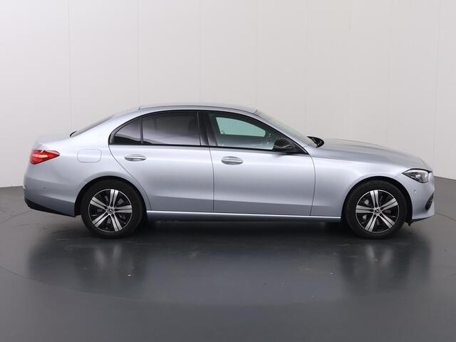 Mercedes-Benz C-KLASSE 300 e Luxury Line | Night | Stoelverwarming | Achteruitrijcamera | Trekhaak |