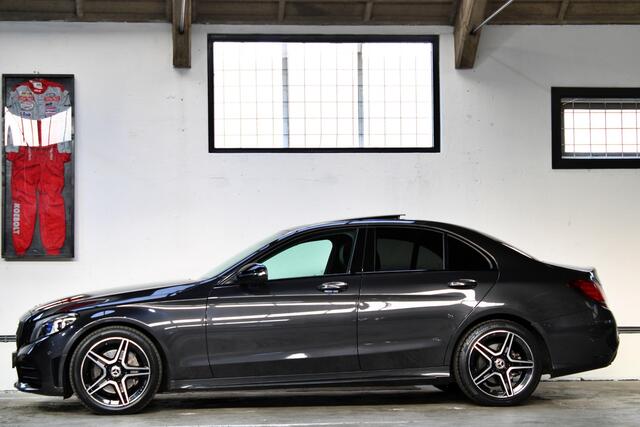 Mercedes-Benz C-KLASSE 180 Business Solution AMG | Panoramadak | Apple Carplay | Sfeerverlichting | AMG gril | NL auto |