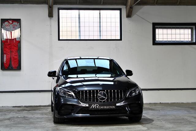 Mercedes-Benz C-KLASSE 180 Business Solution AMG | Panoramadak | Apple Carplay | Sfeerverlichting | AMG gril | NL auto |