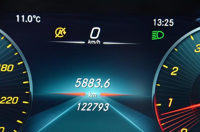 Mercedes-Benz C-KLASSE 180 Business Solution AMG Automaat/Navi/Pdc/Ecc/Panoramadak/360°-Camera/digitale dashboard/Stoelverwarming/Half-leer/Led/18-Inch Lmv/Premium Sound system