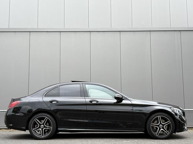 Mercedes-Benz C-KLASSE 300 e AMG - pano - camera - nap! - Apple CarPlay -
