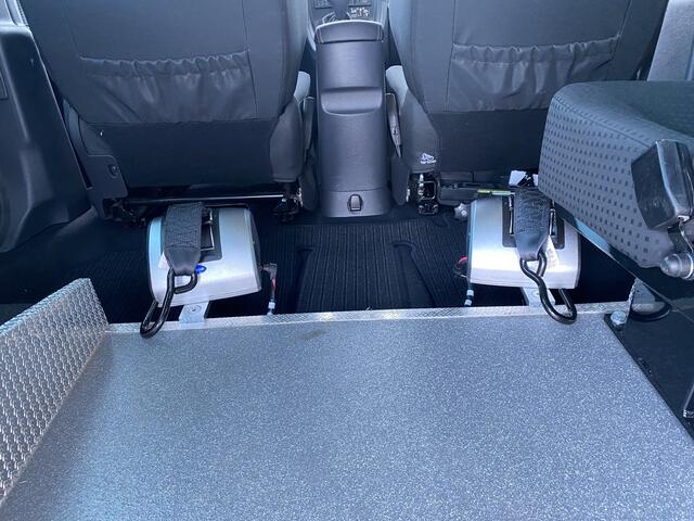 Mercedes-Benz CITAN 3+1 Rolstoelauto 112 Ambiente Automaat (Prachtige ruime 3+1 Rolstoelauto met Automaat!)