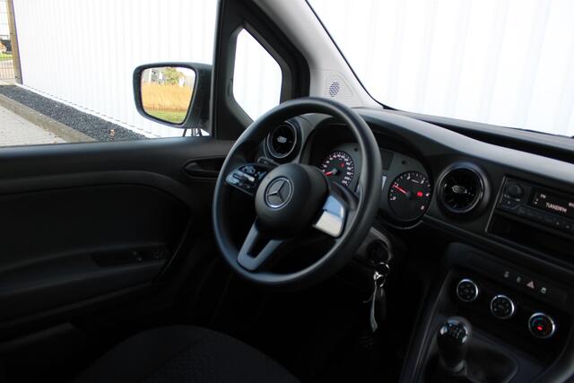 Mercedes-Benz CITAN 108 CDI L1 Base | Incl. 12 maanden garantie | Cruise control | Airco | Schuifdeur rechts | LED dagrijverlichting | DAB+ radio | Betonplex vloer |
