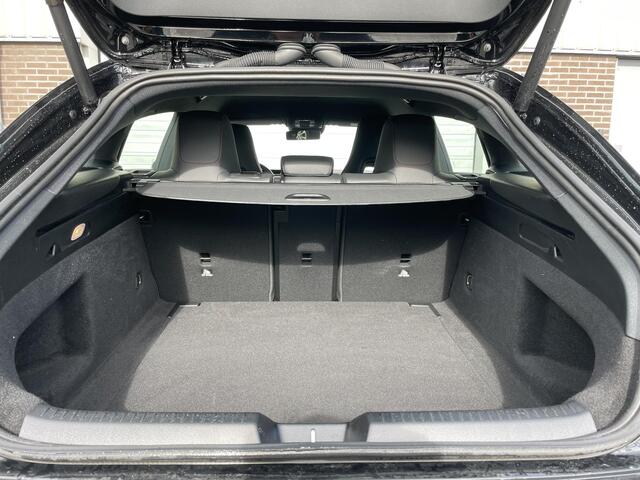 Mercedes-Benz CLA-KLASSE Shooting Brake 200 AMG Line | Achteruitrijcamera | Stoelverwarming | Sfeerverlichting