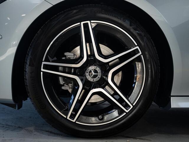 Mercedes-Benz CLA-KLASSE 180 Star Edition AMG Line Panorama dak