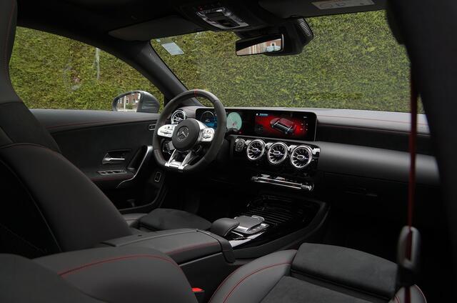 Mercedes-Benz CLA-KLASSE Shooting Brake CLA AMG 45 4M+ | Distronic Pano Trekhaak