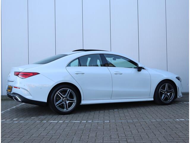 Mercedes-Benz CLA-KLASSE 200 Business Solution AMG | Panoramadak | Org. NL