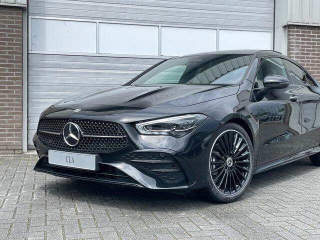 Mercedes-Benz CLA-KLASSE 180 AMG Line | Premium Pakket | Night Pakket | Panoramadak | MULTIBEAM LED koplampen | Dodehoekassistent | Advanced Sound System | Sfeerverlichting | Stoelverwarming | Achteruitrijcamera | Elektrisch Inklapbare Buitenspiegels | Showmodel