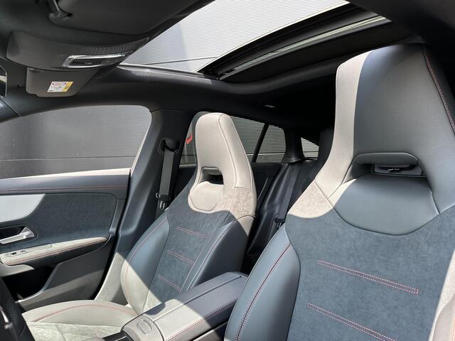 Mercedes-Benz CLA-KLASSE Shooting Brake 180 AMG Line | Nightpakket | Panoramadak | Achteruitrijcamera | Stoelverwarming | Dodehoekassistent | Sfeerverlichting