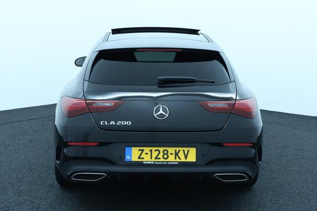 Mercedes-Benz CLA-KLASSE Shooting Brake 200 AMG Line | Premium Plus | Night Pakket | Panoramadak | Dodehoekassistent | Head-up Display | MULTIBEAM LED Koplampen | 360° Camera | Elektrisch Verstelbare Voorstoelen + Memory | Sfeerverlichting | Stoelverwarming | Showmodel